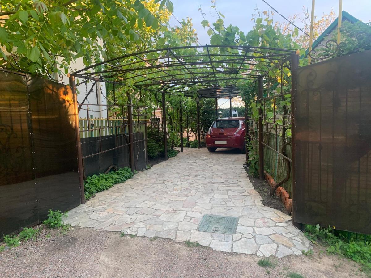 Guest House Dacha Nova Dofinivka Zewnętrze zdjęcie
