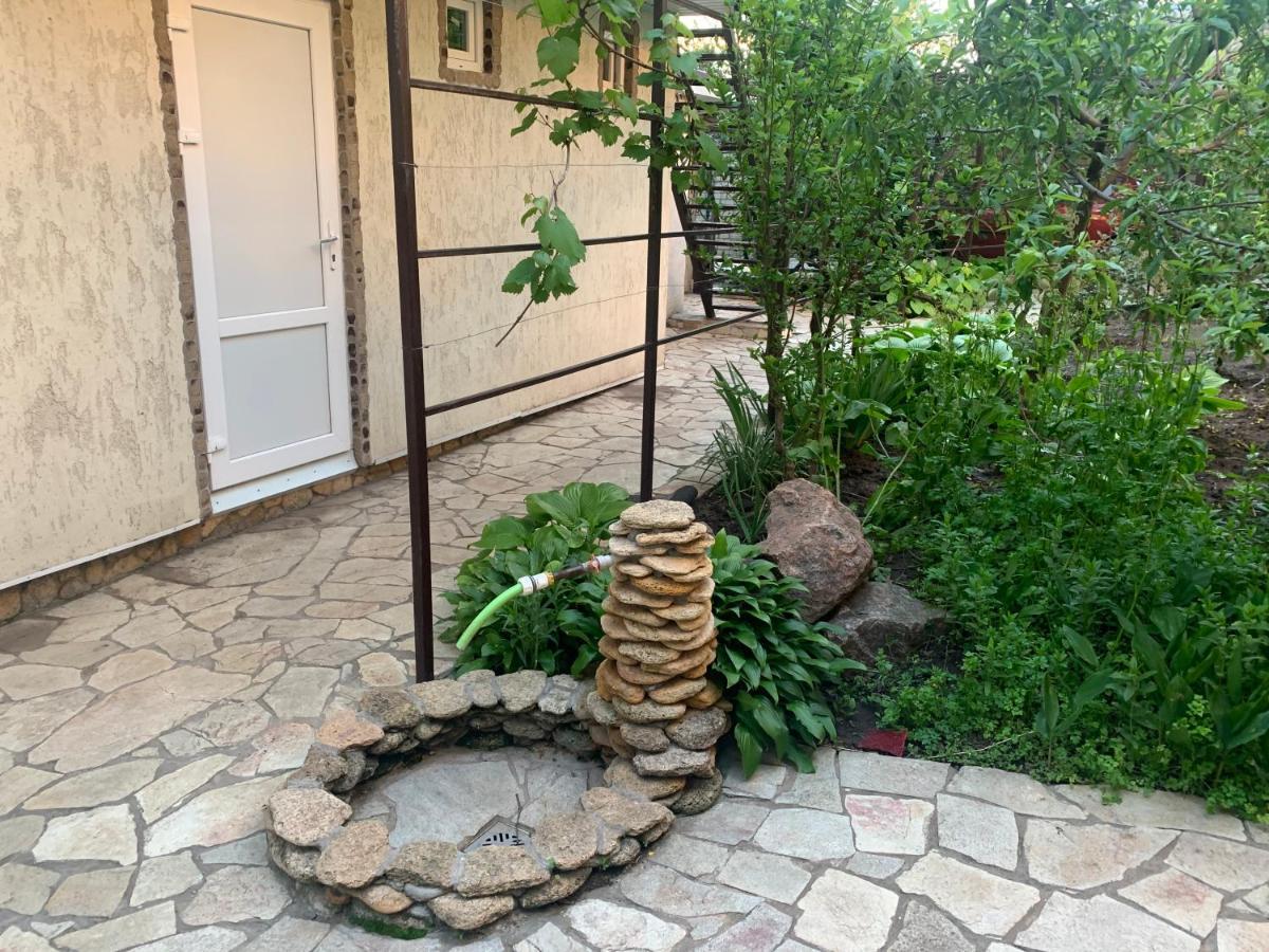 Guest House Dacha Nova Dofinivka Zewnętrze zdjęcie